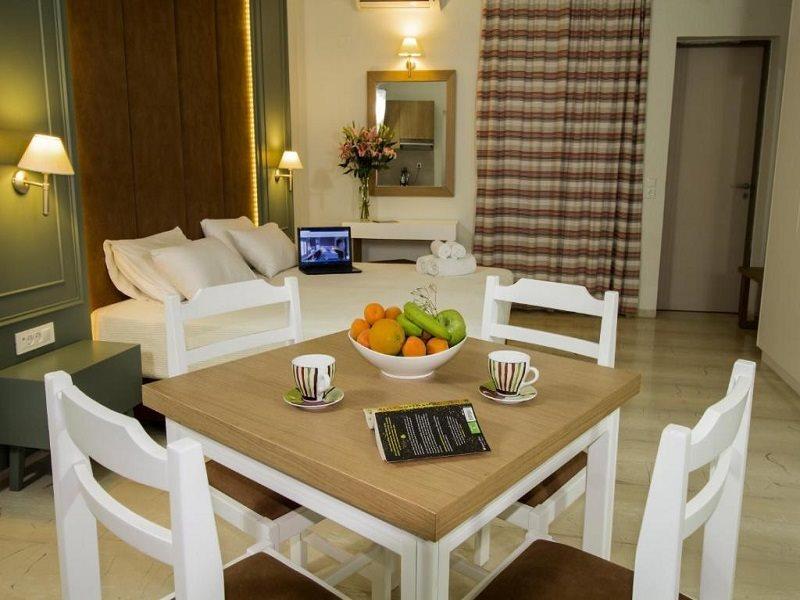 Elia Stalos Apartments Agia Marina  ภายนอก รูปภาพ